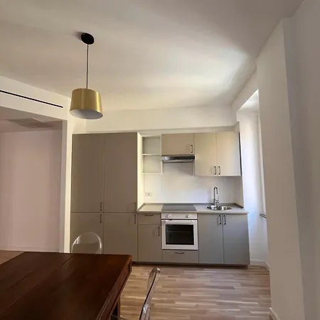 Lägenhet Nichome New Quiet Rom
